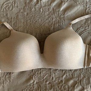Victoria's Secret No-Wire Nude Bra 34D